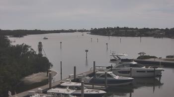 Weather camera view of Hamilton Harbor Yacht Club.