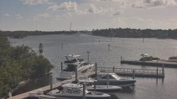 Weather camera view of Hamilton Harbor Yacht Club.