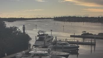 Weather camera view of Hamilton Harbor Yacht Club.