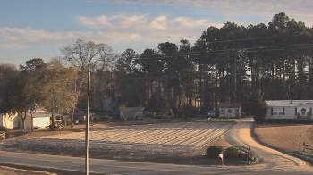 Weather camera view of Overshot NC.