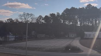 Weather camera view of Overshot NC.