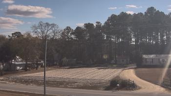Weather camera view of Overshot NC.
