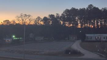 Weather camera view of Overshot NC.