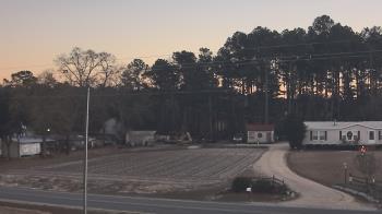 Weather camera view of Overshot NC.