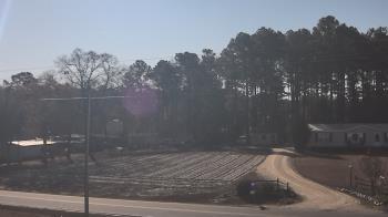 Weather camera view of Overshot NC.