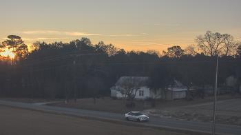 Weather camera view of Overshot NC.