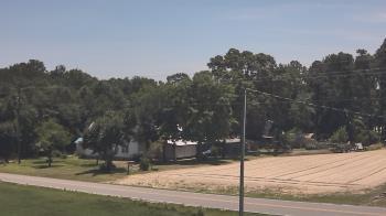 Weather camera view of Overshot NC.
