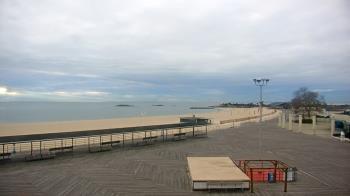 Weather camera view of Ocean Beach Park.