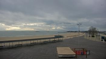 Weather camera view of Ocean Beach Park.