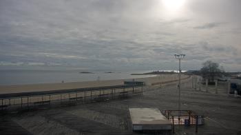 Weather camera view of Ocean Beach Park.