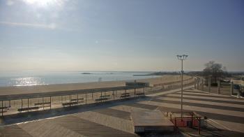 Weather camera view of Ocean Beach Park.