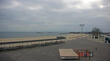 Weather camera view of Ocean Beach Park.