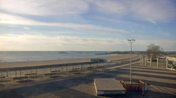 Weather camera view of Ocean Beach Park.