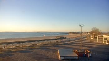 Weather camera view of Ocean Beach Park.