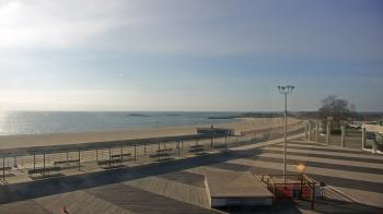 Weather camera view of Ocean Beach Park.