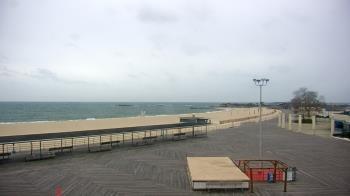 Weather camera view of Ocean Beach Park.