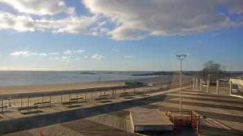 Weather camera view of Ocean Beach Park.