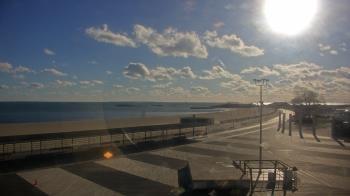 Weather camera view of Ocean Beach Park.