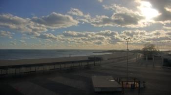 Weather camera view of Ocean Beach Park.