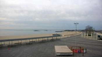 Weather camera view of Ocean Beach Park.