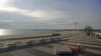 Weather camera view of Ocean Beach Park.