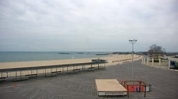 Weather camera view of Ocean Beach Park.