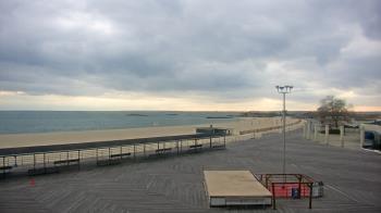 Weather camera view of Ocean Beach Park.
