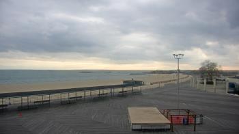 Weather camera view of Ocean Beach Park.