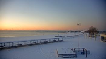 Weather camera view of Ocean Beach Park.