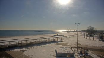 Weather camera view of Ocean Beach Park.