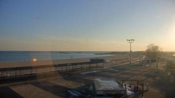 Weather camera view of Ocean Beach Park.