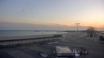 Weather camera view of Ocean Beach Park.