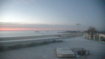 Weather camera view of Ocean Beach Park.