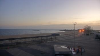 Weather camera view of Ocean Beach Park.