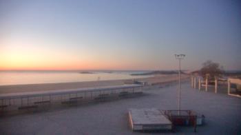 Weather camera view of Ocean Beach Park.