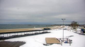 Weather camera view of Ocean Beach Park.