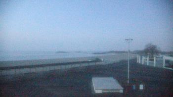 Weather camera view of Ocean Beach Park.