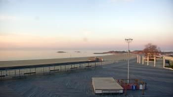 Weather camera view of Ocean Beach Park.