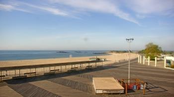 Weather camera view of Ocean Beach Park.