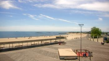 Weather camera view of Ocean Beach Park.