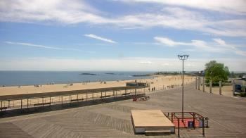 Weather camera view of Ocean Beach Park.