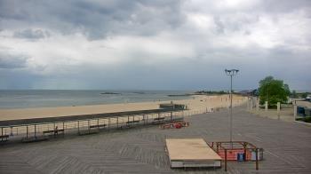 Weather camera view of Ocean Beach Park.