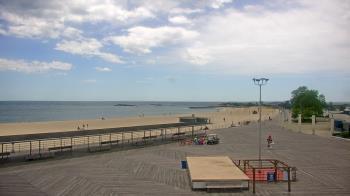 Weather camera view of Ocean Beach Park.