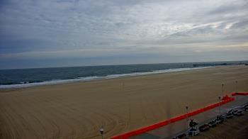 Weather camera view of Plim Plaza Hotel.