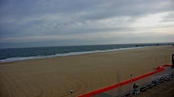 Weather camera view of Plim Plaza Hotel.