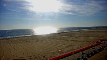 Weather camera view of Plim Plaza Hotel.