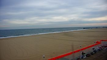 Weather camera view of Plim Plaza Hotel.