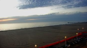 Weather camera view of Plim Plaza Hotel.