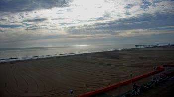 Weather camera view of Plim Plaza Hotel.