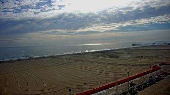 Weather camera view of Plim Plaza Hotel.